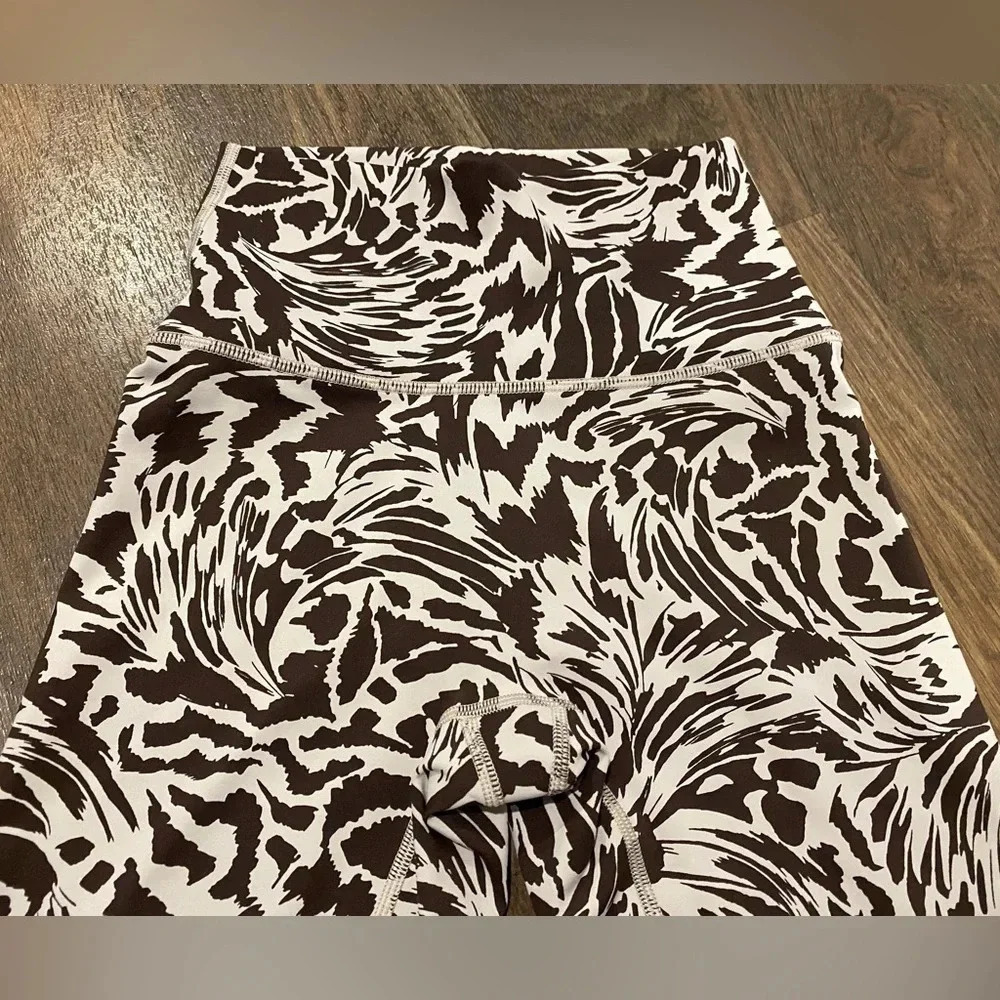 Offline By Aerie Pants Brown Cream Animal Print Leggings 7/8 Stretch Size XS - Picture 3 of 8